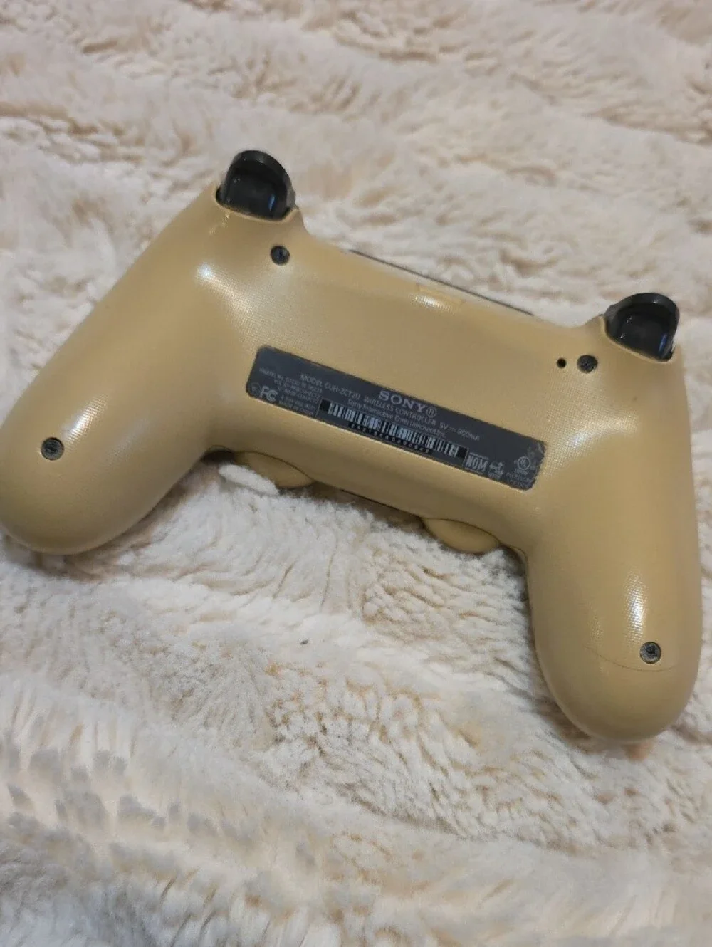 PS4 Sony Gold Wireless Controller with Black Buttons - (Broken)